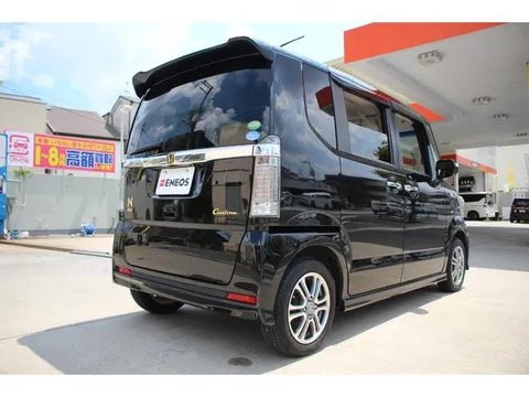 Honda N-BOX Custom