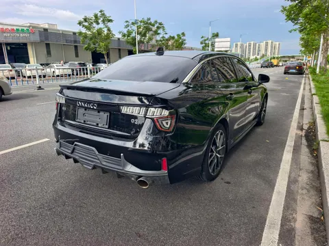 Lynk & Co 03