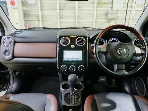 Mazda Verisa