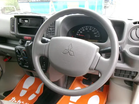 Mitsubishi Minicab Van