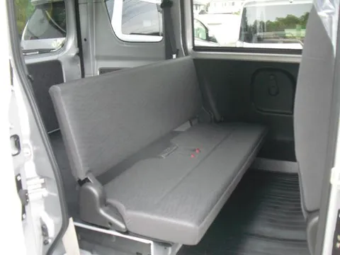 Nissan Clipper Van