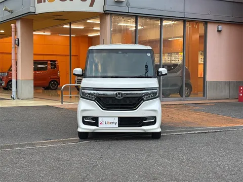 Honda N-BOX Custom