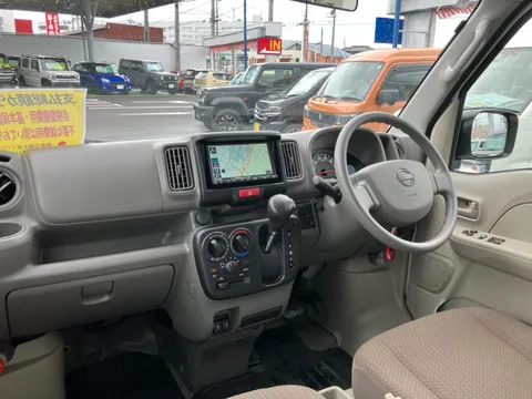 Nissan Clipper Van