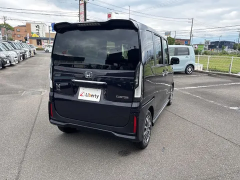 Honda N-BOX Custom