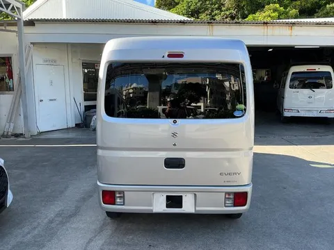 Suzuki Every