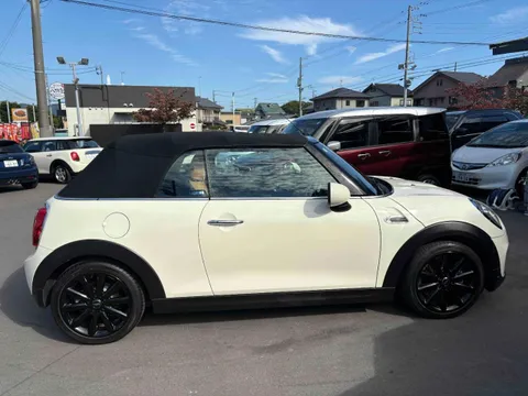 MINI Cooper Convertible