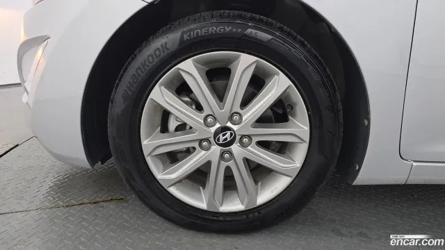 Hyundai Elantra (Avante)