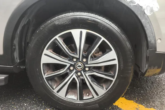 Dongfeng AX7