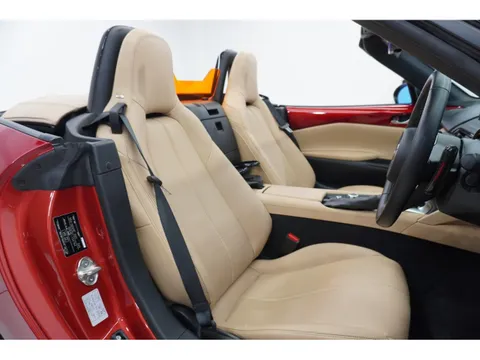 Mazda MX-5 (Roadster)