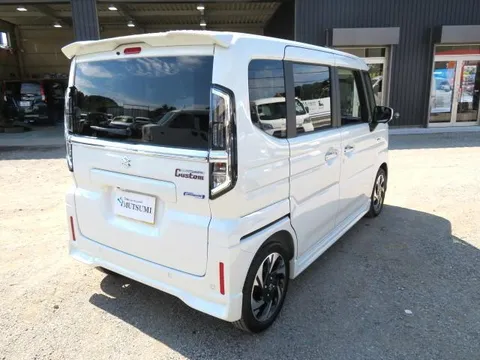 Suzuki Spacia Custom