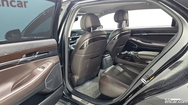 Genesis G90 (EQ900)