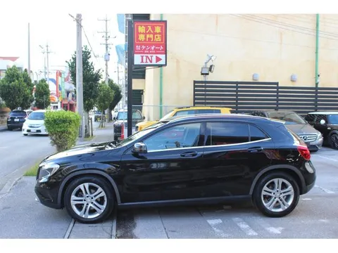 Mercedes-Benz GLA-Class
