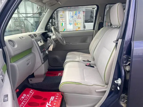 Toyota Pixis Space