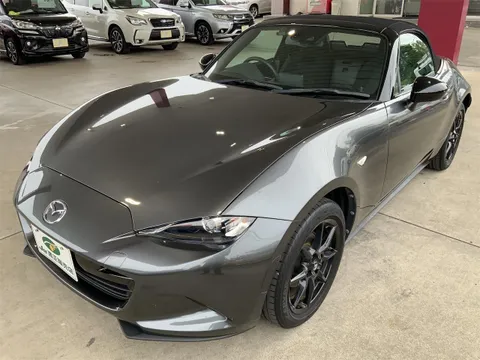 Mazda MX-5 (Roadster)
