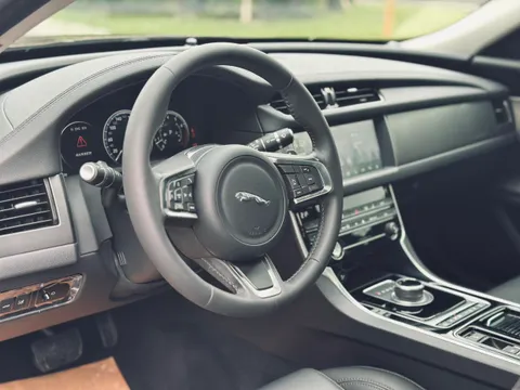Jaguar XFL