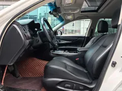 Infiniti Q70