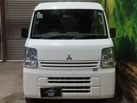 Mitsubishi Minicab Van