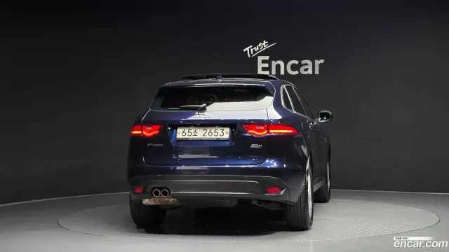 Jaguar F-Pace