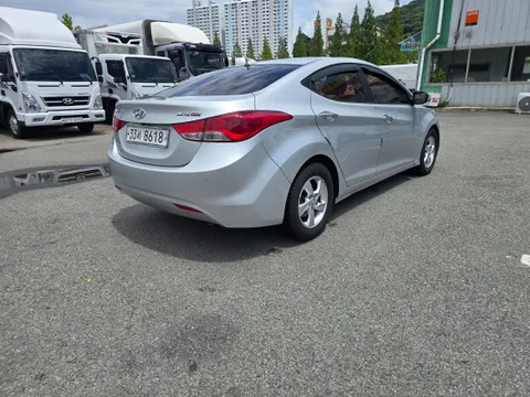 Hyundai Elantra (Avante)