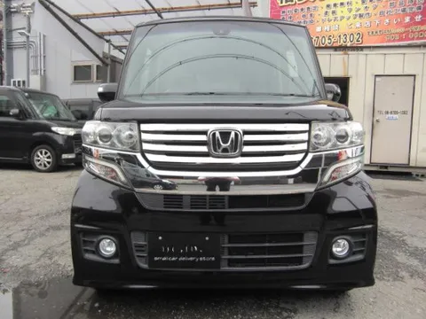 Honda N-BOX Custom