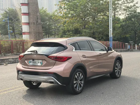 Infiniti QX30