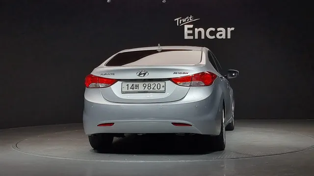 Hyundai Elantra (Avante)