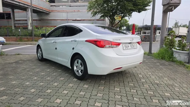 Hyundai Elantra (Avante)