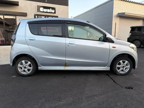 Daihatsu Mira Custom