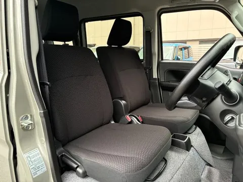 Nissan Clipper Van