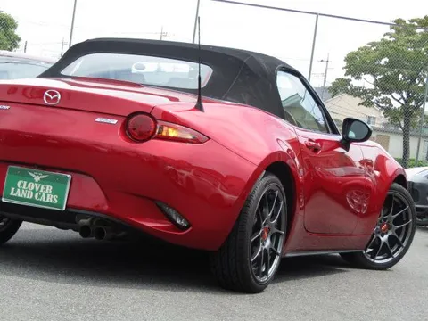Mazda MX-5 (Roadster)