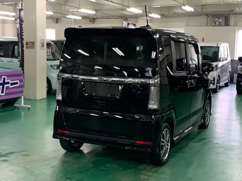 Honda N-BOX Custom