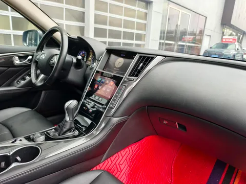 Infiniti Q50L