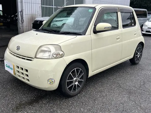 Daihatsu Esse