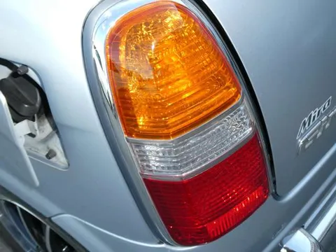 Daihatsu Mira Gino