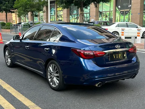 Infiniti Q50L