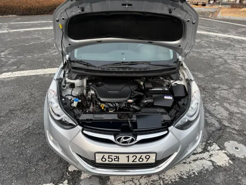 Hyundai Elantra (Avante)