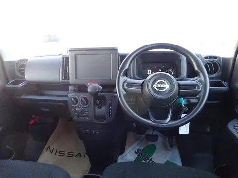Nissan Clipper Van