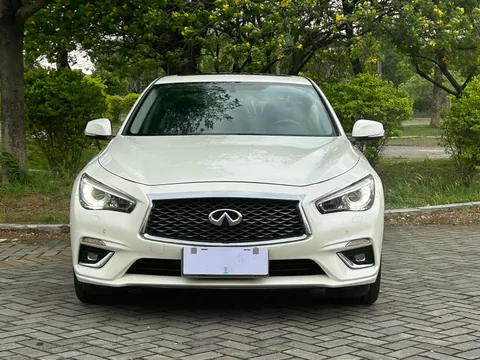 Infiniti Q50L