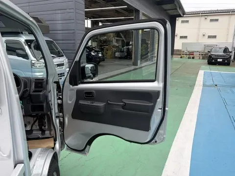 Nissan Clipper Truck