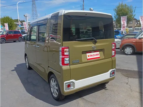 Toyota Pixis Mega