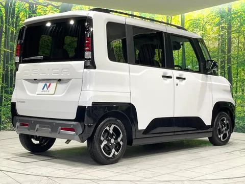 Mitsubishi Delica Mini