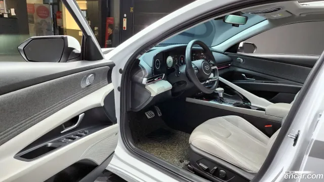 Hyundai Elantra (Avante)