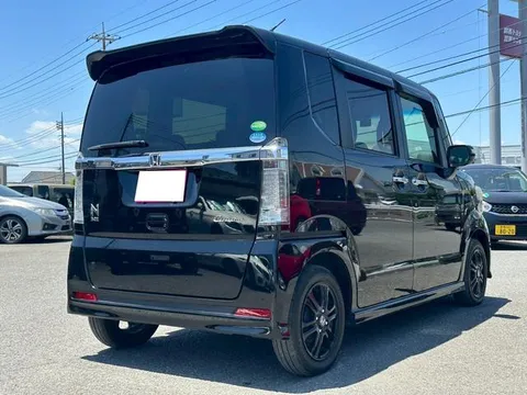 Honda N-BOX Custom