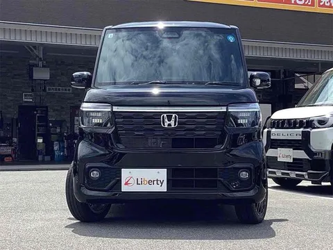 Honda N-BOX Custom