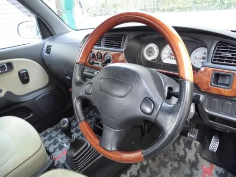 Daihatsu Mira Gino