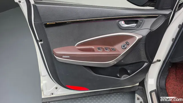 Hyundai Grand Santa Fe (Maxcruz)