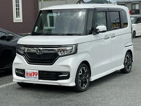 Honda N-BOX Custom
