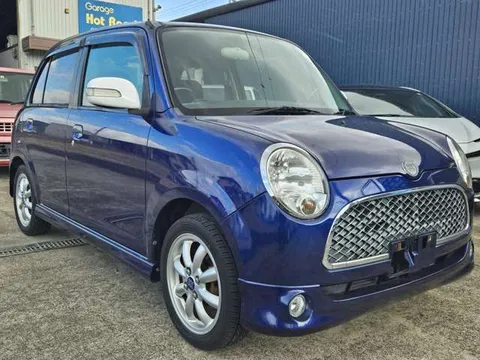 Daihatsu Mira Gino
