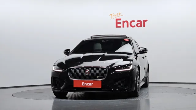 Jaguar XE