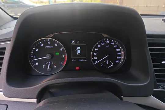 Hyundai Elantra (Avante)